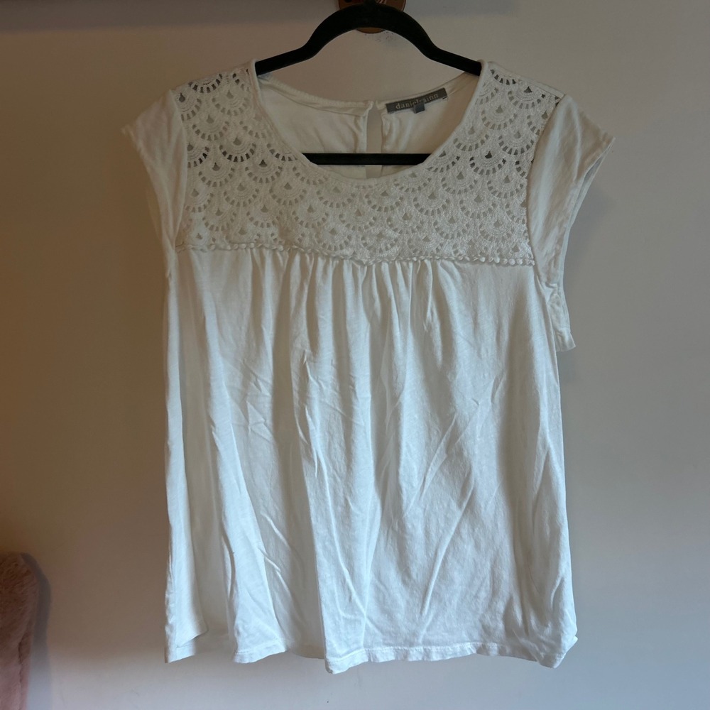 Daniel Rainn White Crochet Lace Yoke Cap Sleeve Blouse Plus Size 1X DX24812KCS